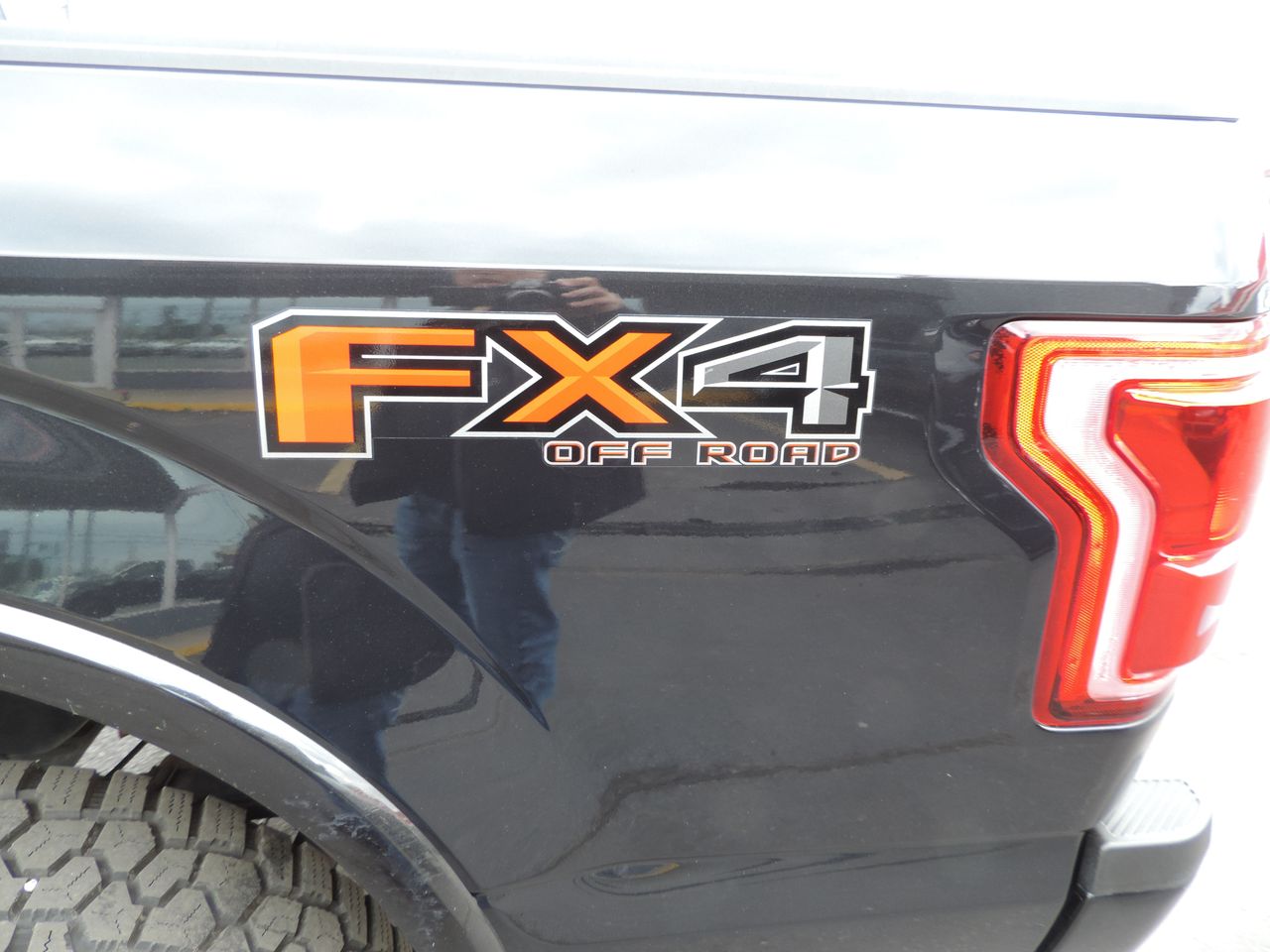 2015 Ford F-150 SuperCrew Platinum 4WD