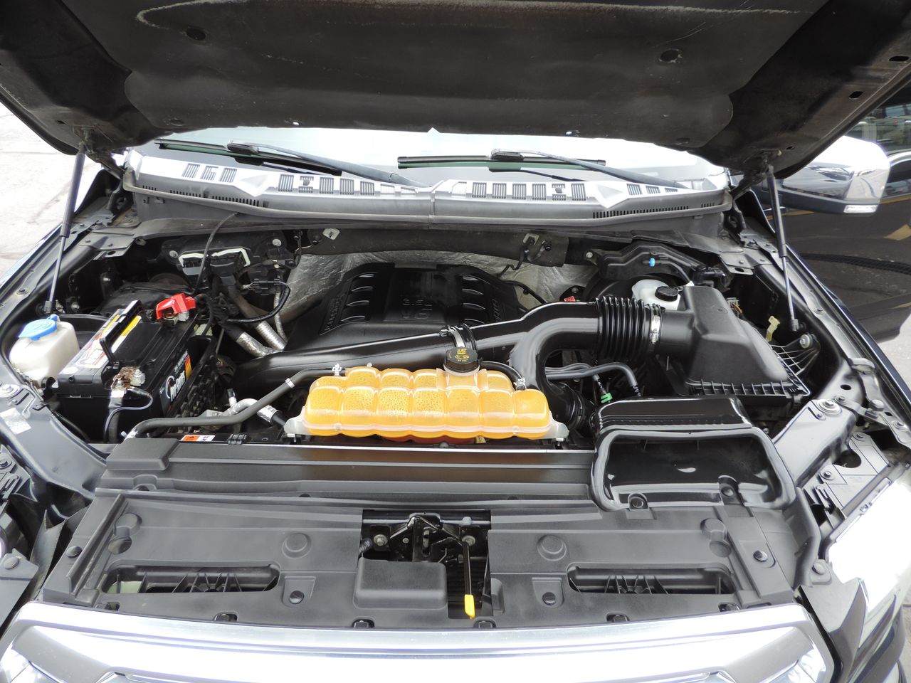 2015 Ford F-150 SuperCrew Platinum 4WD