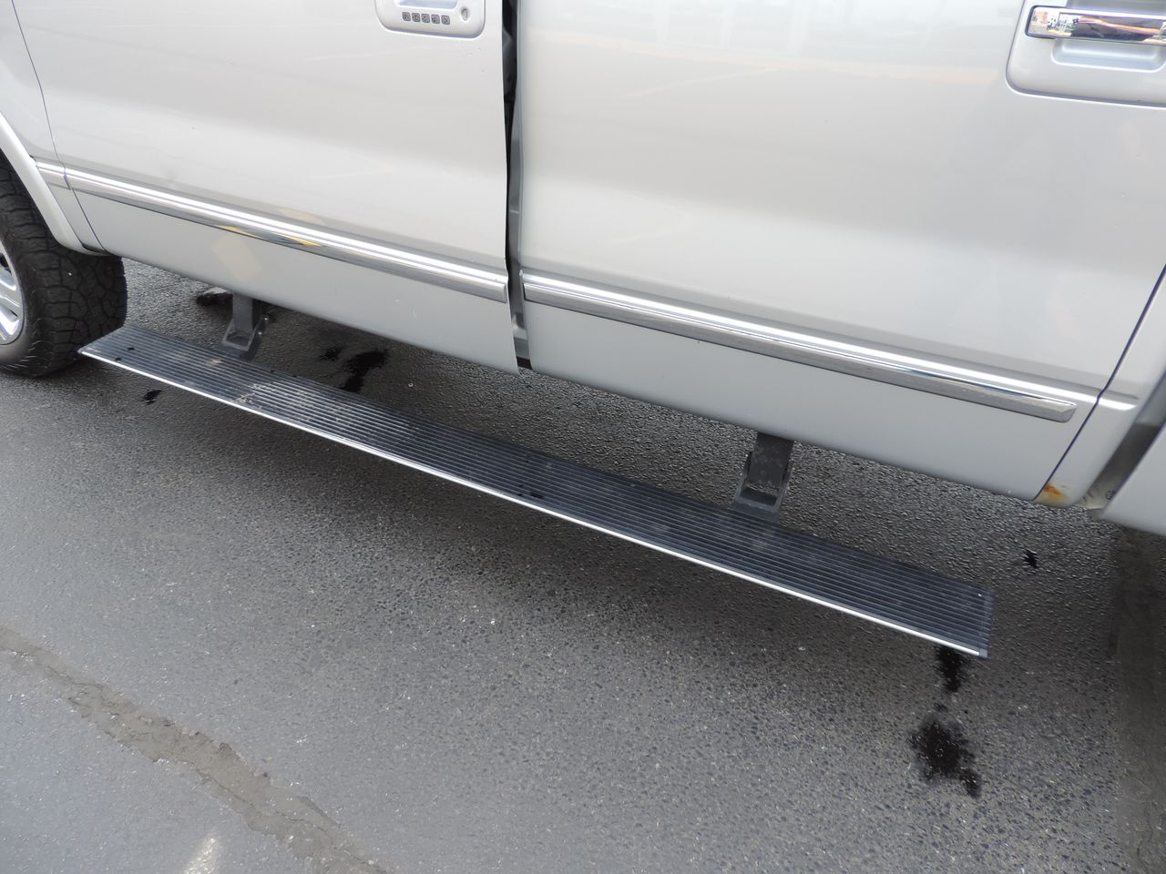 2014 Ford F-150 SuperCrew Platinum 4WD