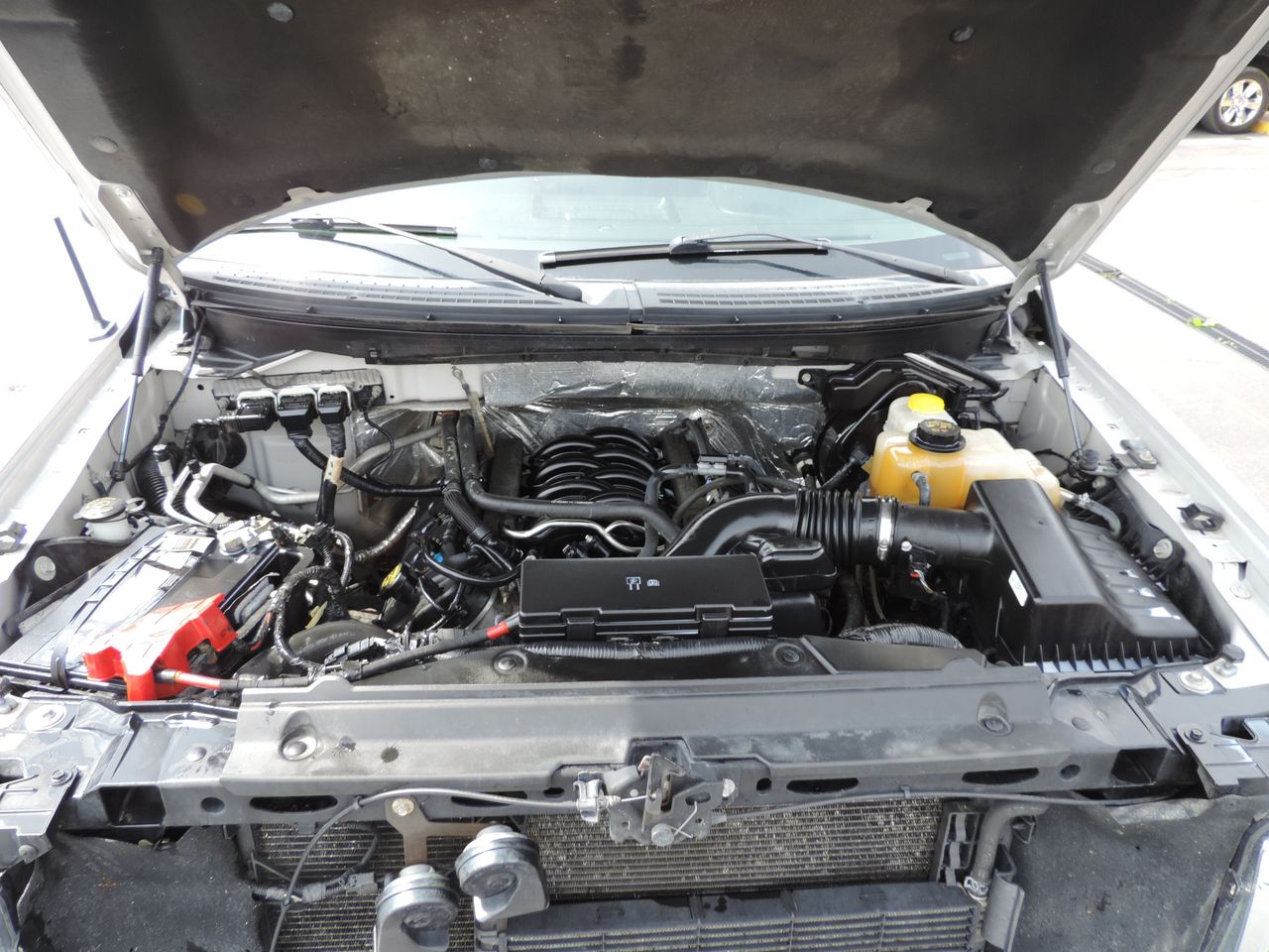 2014 Ford F-150 SuperCrew Platinum 4WD