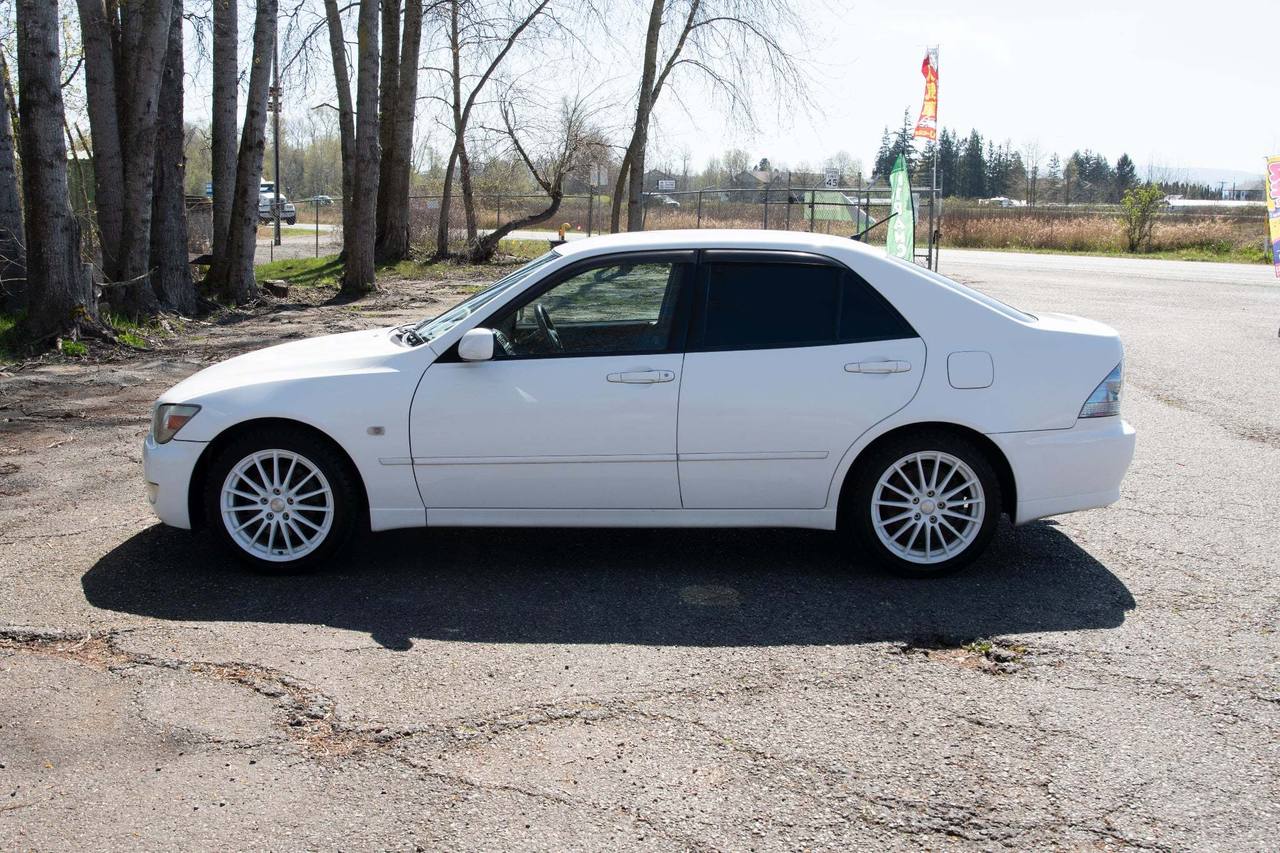 2001 Toyota Altezza X Edition RWD, PS, PW, AC, 5 Speed Manual