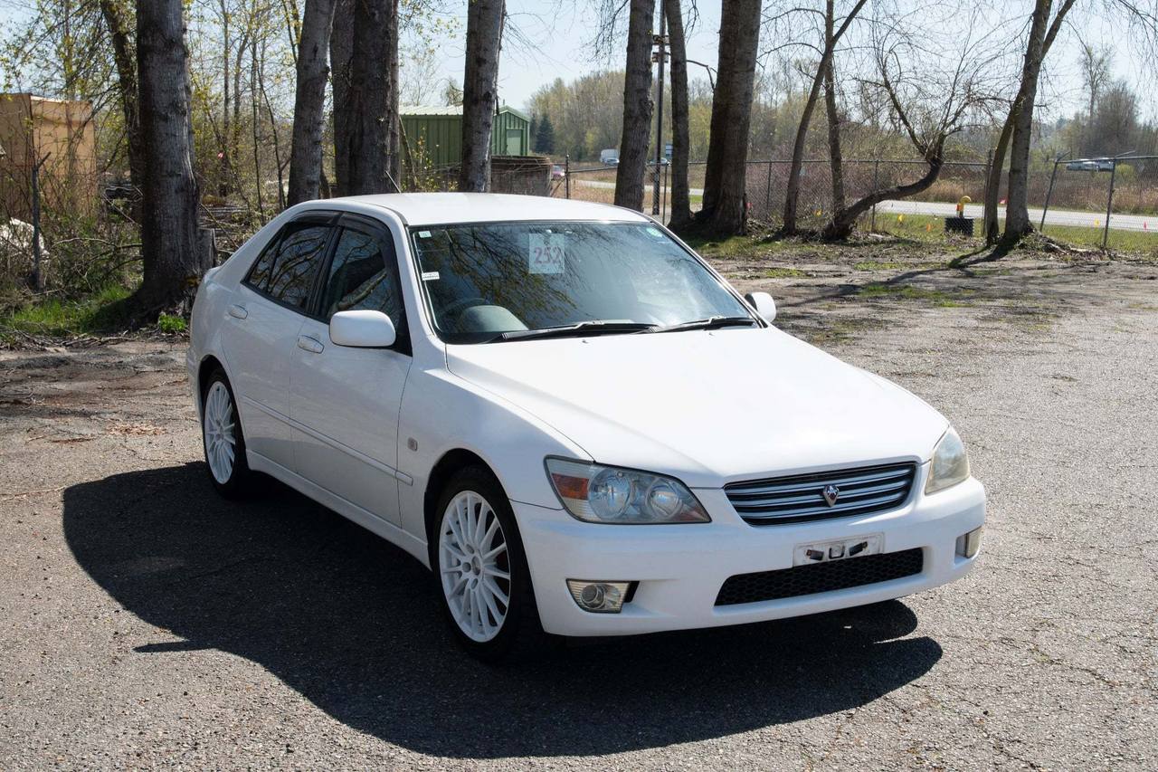 2001 Toyota Altezza X Edition RWD, PS, PW, AC, 5 Speed Manual