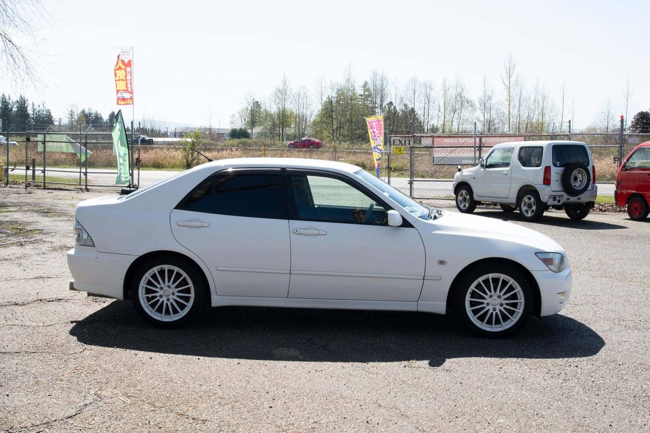 2001 Toyota Altezza X Edition RWD, PS, PW, AC, 5 Speed Manual
