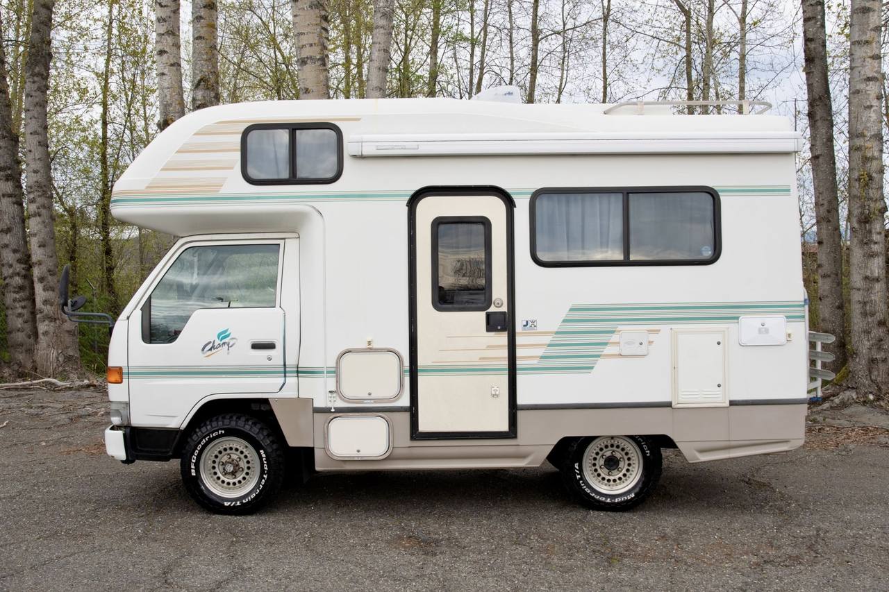 2000 Toyota Camroad Champ Camper 4WD, Fully Loaded, Auto