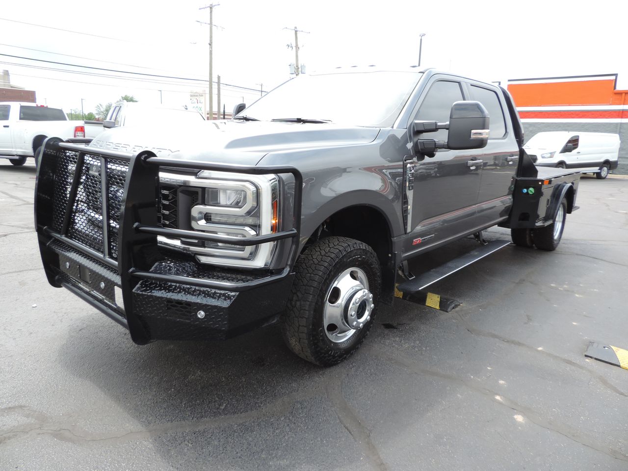 2025 Ford F-350 SD Crew Cab Lariat Flatbed DRW 4WD
