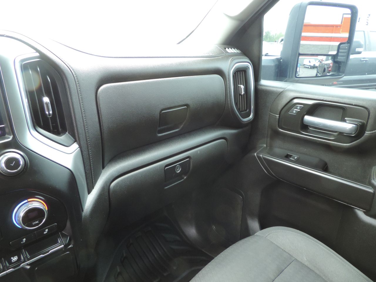 2022 Chevrolet Silverado 3500HD Crew Cab LT Flatbed DRW 4WD