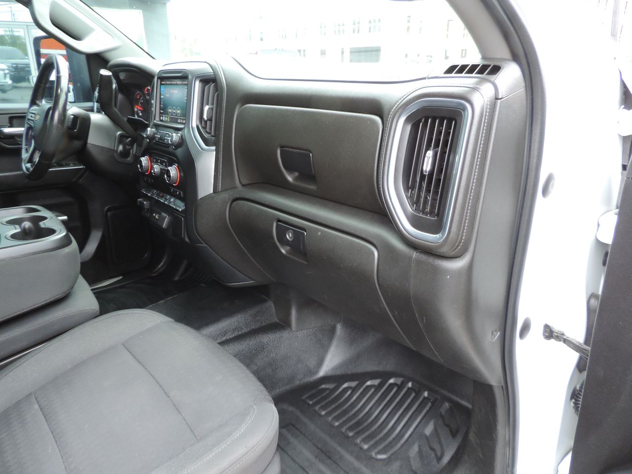 2022 Chevrolet Silverado 3500HD Crew Cab LT Flatbed DRW 4WD