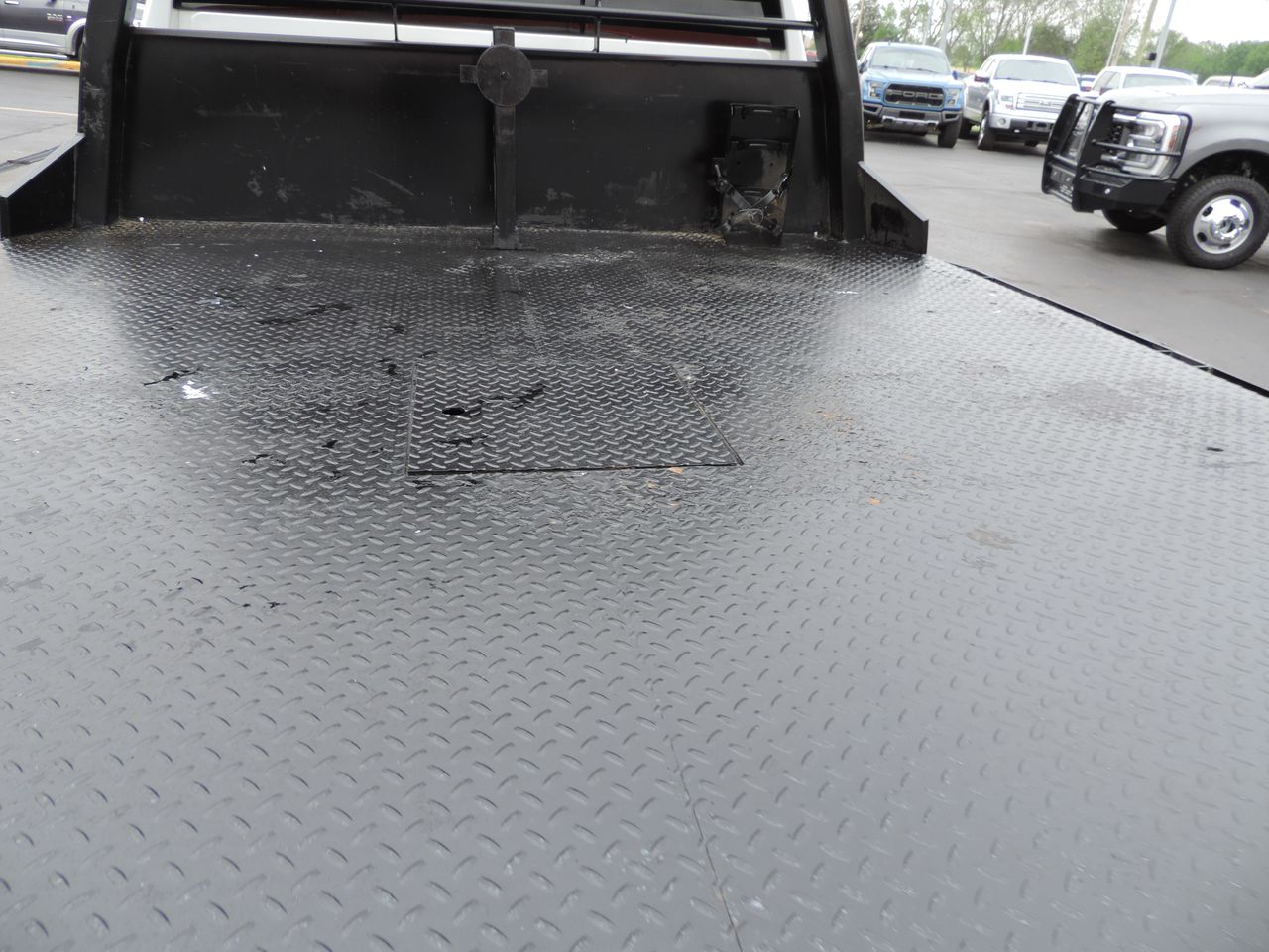 2022 Chevrolet Silverado 3500HD Crew Cab LT Flatbed DRW 4WD