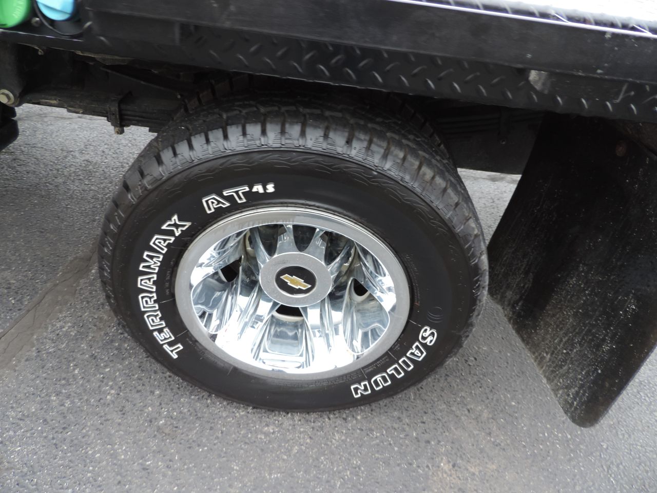 2022 Chevrolet Silverado 3500HD Crew Cab LT Flatbed DRW 4WD