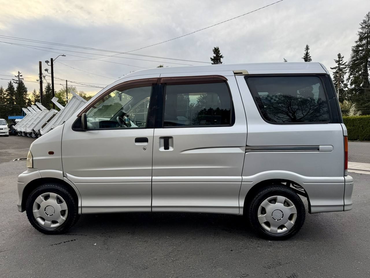 2001 Daihatsu Atrai 7 EFI 1.3L 4WD, PW, PL, PS, AC, 7 Passenger, 5MT