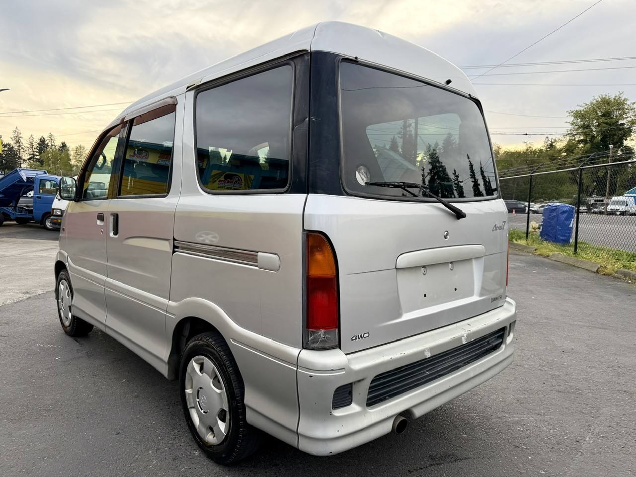 2001 Daihatsu Atrai 7 EFI 1.3L 4WD, PW, PL, PS, AC, 7 Passenger, 5MT