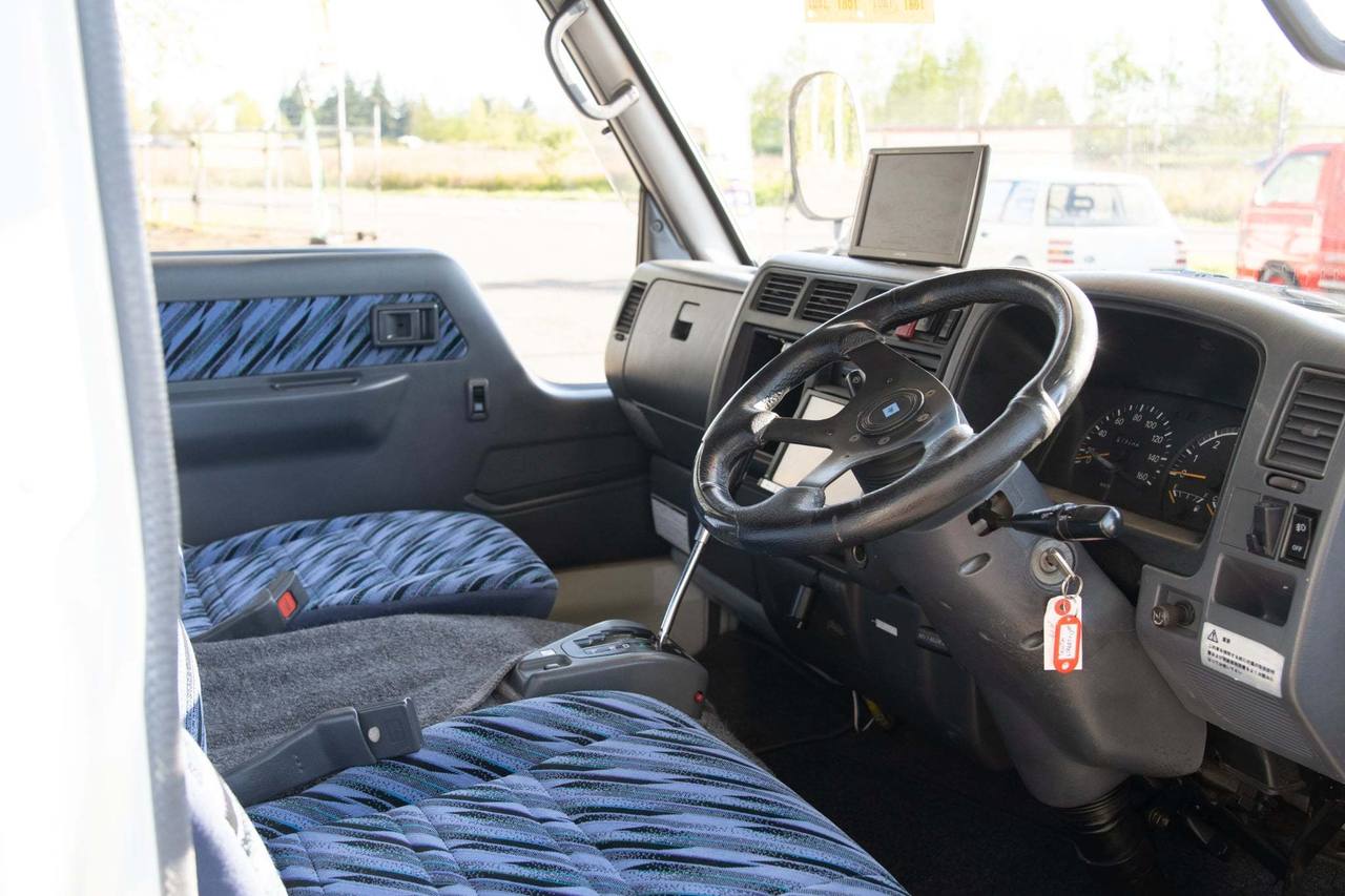 1998 Toyota Camroad Liberty 5.0 Camper 4WD, Bunk Beds, Stove, Auto