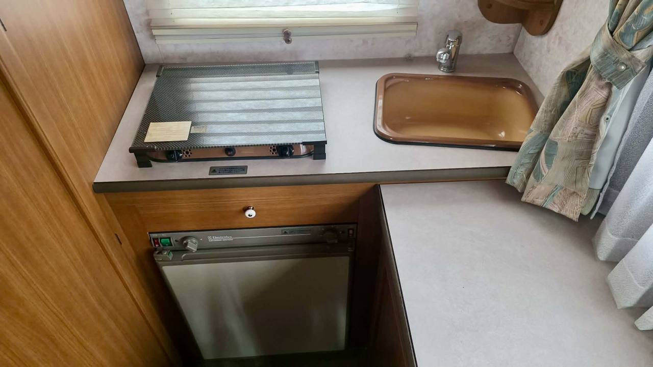1998 Toyota Camroad Champ Camper RWD, Fully Loaded, Auto
