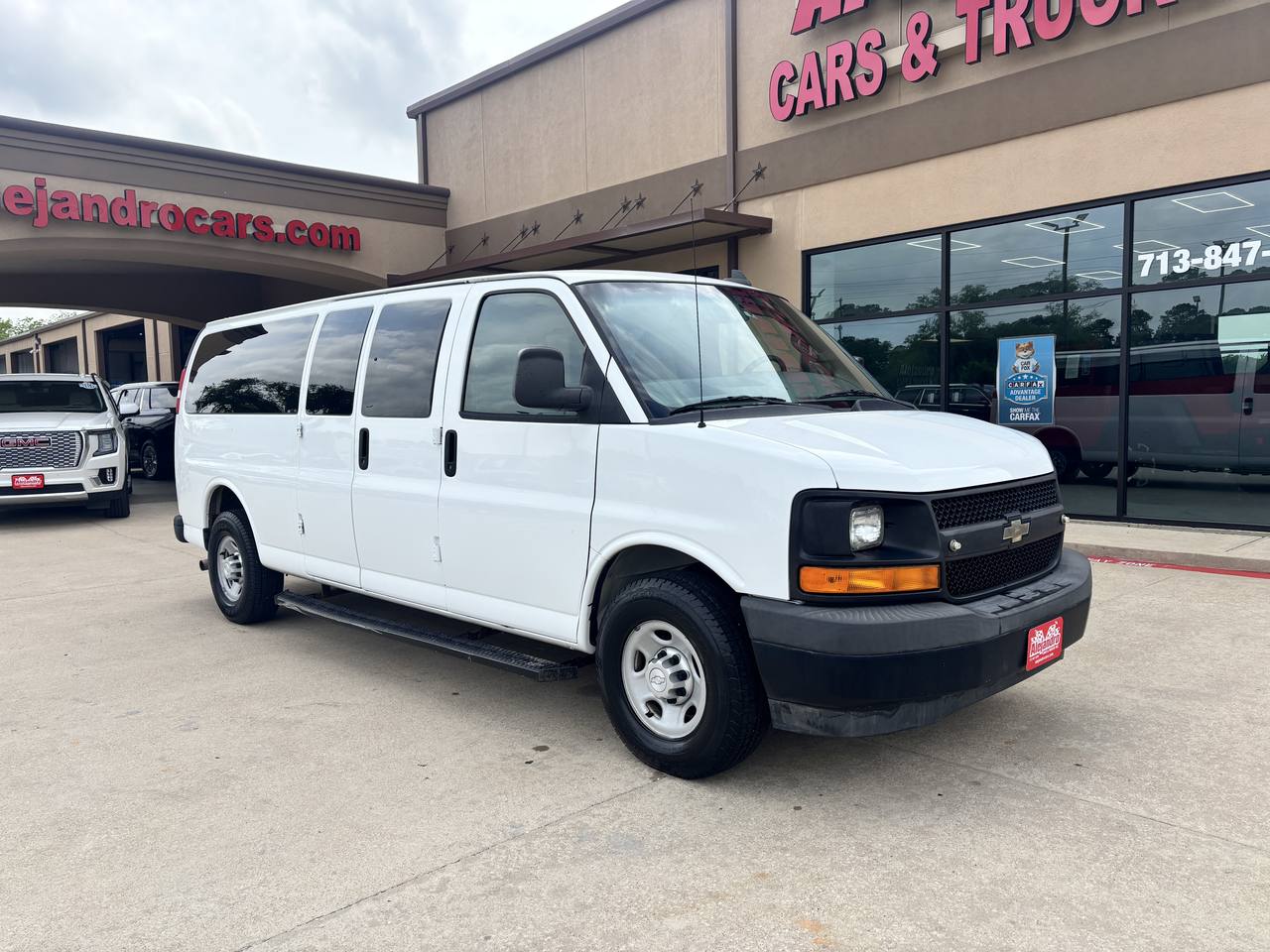 2017 Chevrolet Express LS 3500 Extended Passenger Van