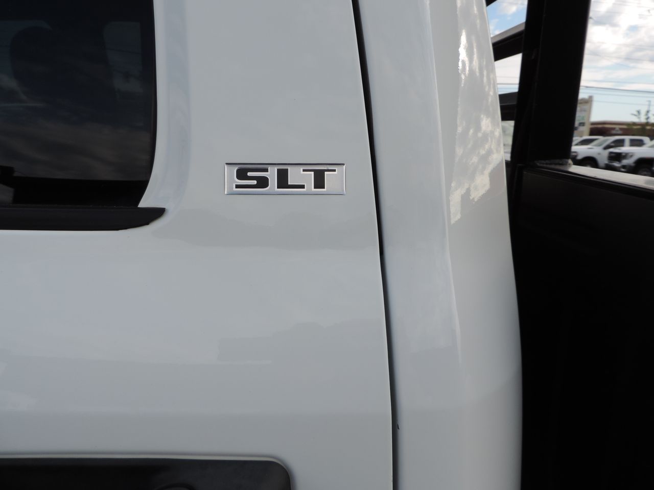 2024 RAM 3500 Crew Cab SLT Flatbed DRW 4WD