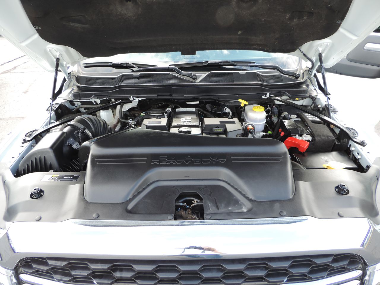 2024 RAM 3500 Crew Cab SLT Flatbed DRW 4WD