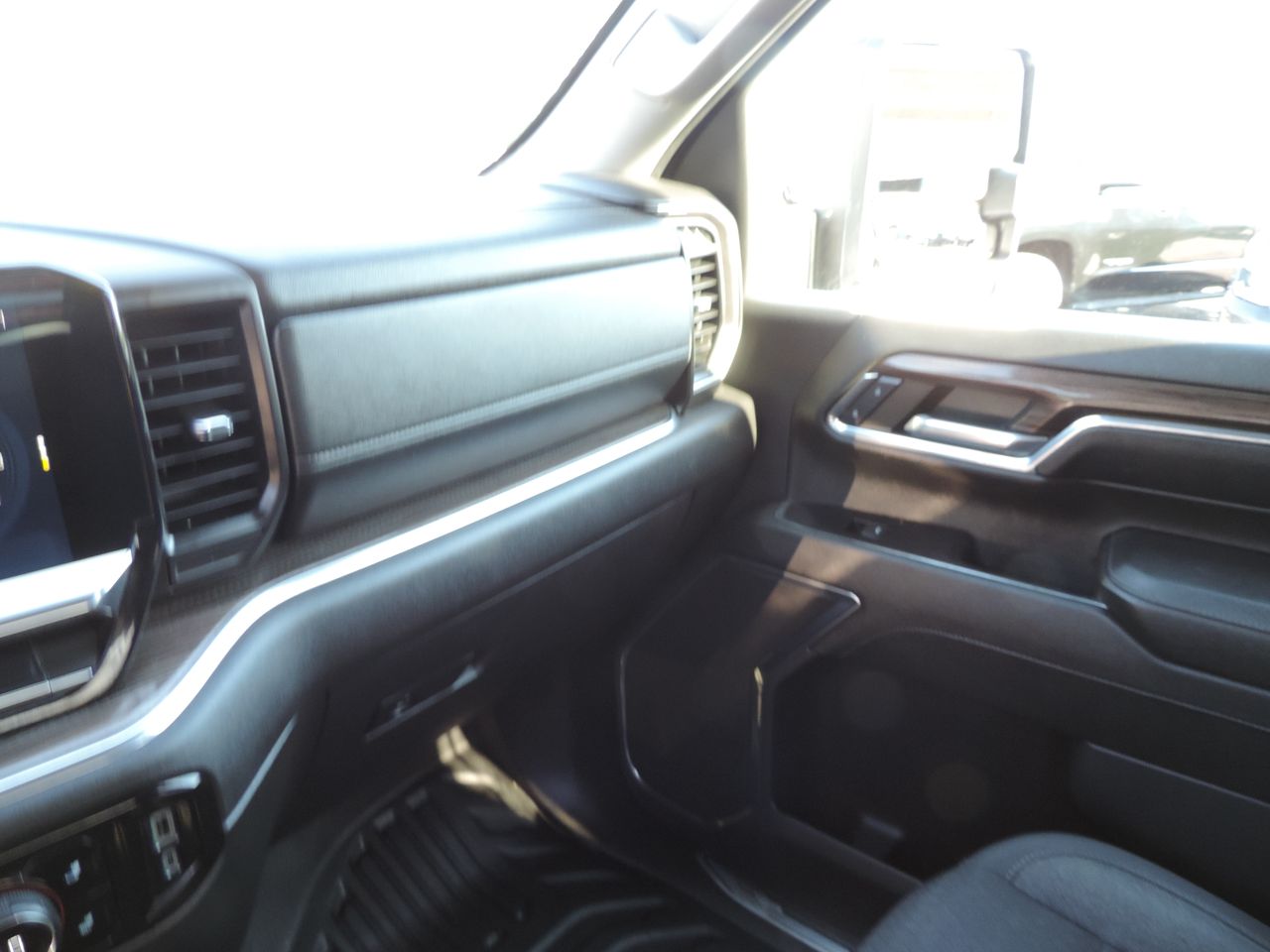 2024 Chevrolet Silverado 3500HD Crew Cab LT Flatbed DRW 4WD