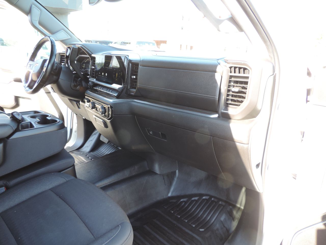 2024 Chevrolet Silverado 3500HD Crew Cab LT Flatbed DRW 4WD