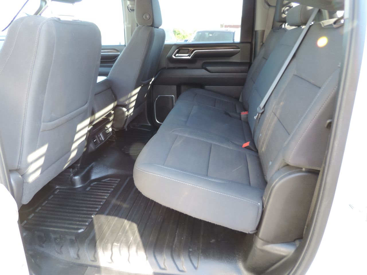 2024 Chevrolet Silverado 3500HD Crew Cab LT Flatbed DRW 4WD