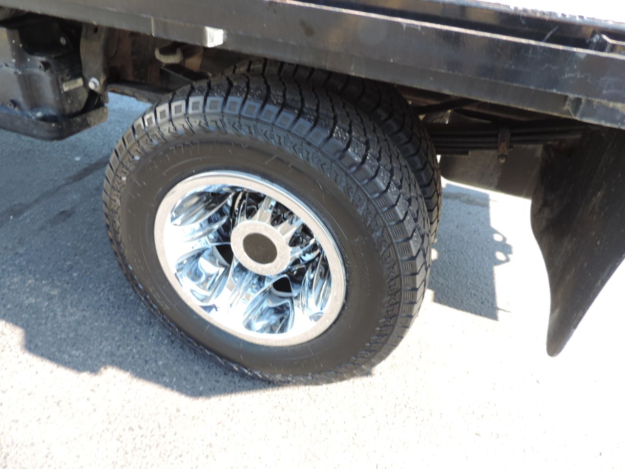 2024 Chevrolet Silverado 3500HD Crew Cab LT Flatbed DRW 4WD