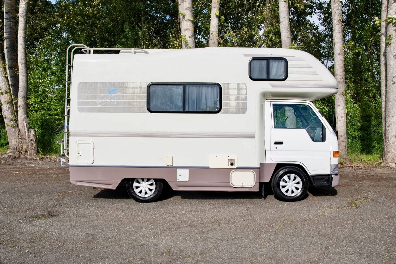 1998 Toyota Camroad Champ Camper RWD, Fully Loaded, Auto