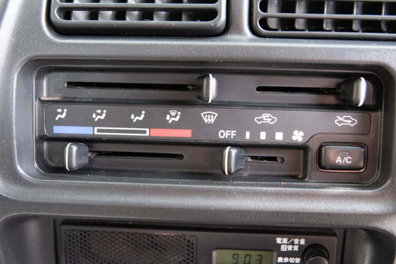 2001 Suzuki Carry EFI 4WD, PS, AC, Airbags, Automatic