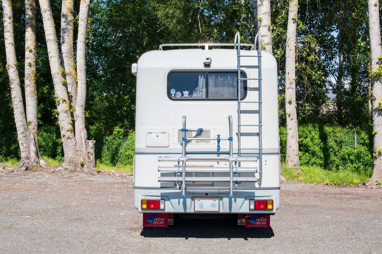 1997 Isuzu Elf 150 Camper  4WD, Diesel, Fully Loaded, 5MT