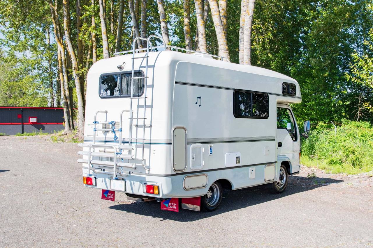 1997 Isuzu Elf 150 Camper  4WD, Diesel, Fully Loaded, 5MT