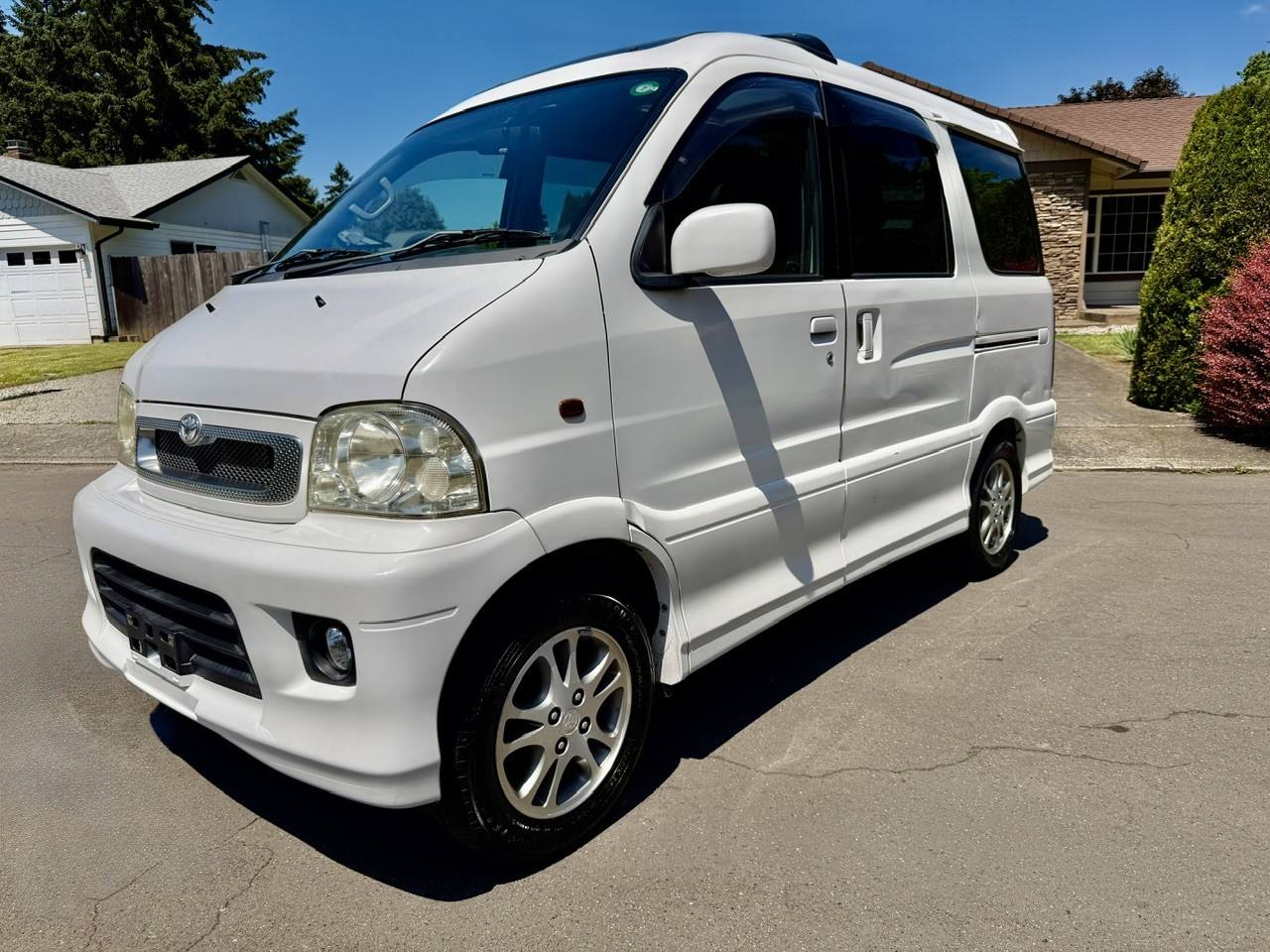 2001 Toyota Sparky XS Package 4WD, 5MT, Fully Loaded, Dual Sun Roofs