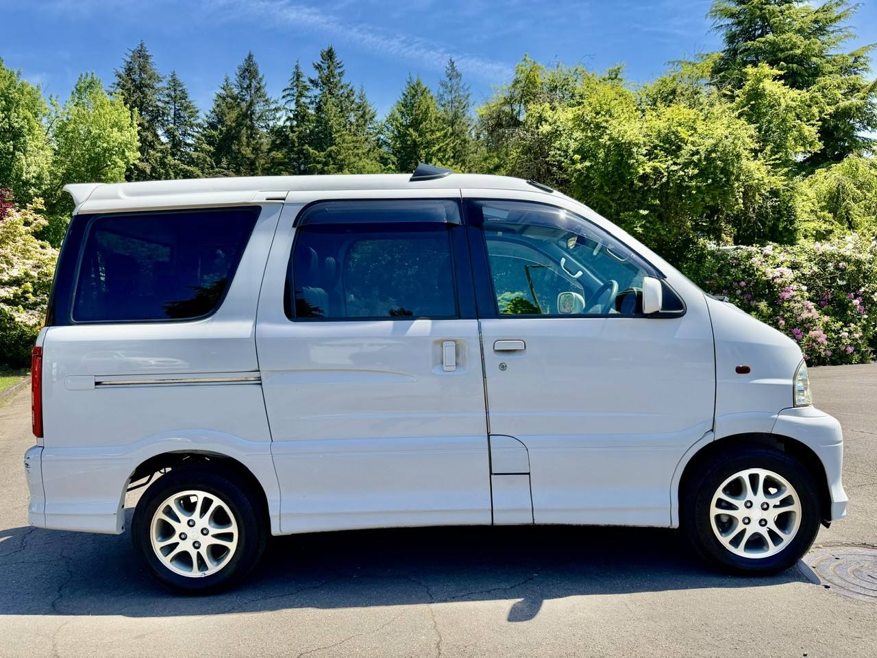 2001 Toyota Sparky XS Package 4WD, 5MT, Fully Loaded, Dual Sun Roofs
