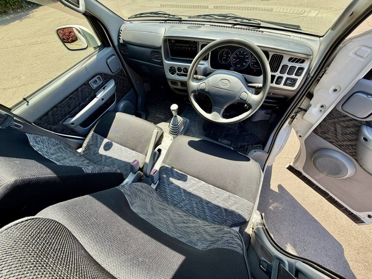 2001 Toyota Sparky XS Package 4WD, 5MT, Fully Loaded, Dual Sun Roofs