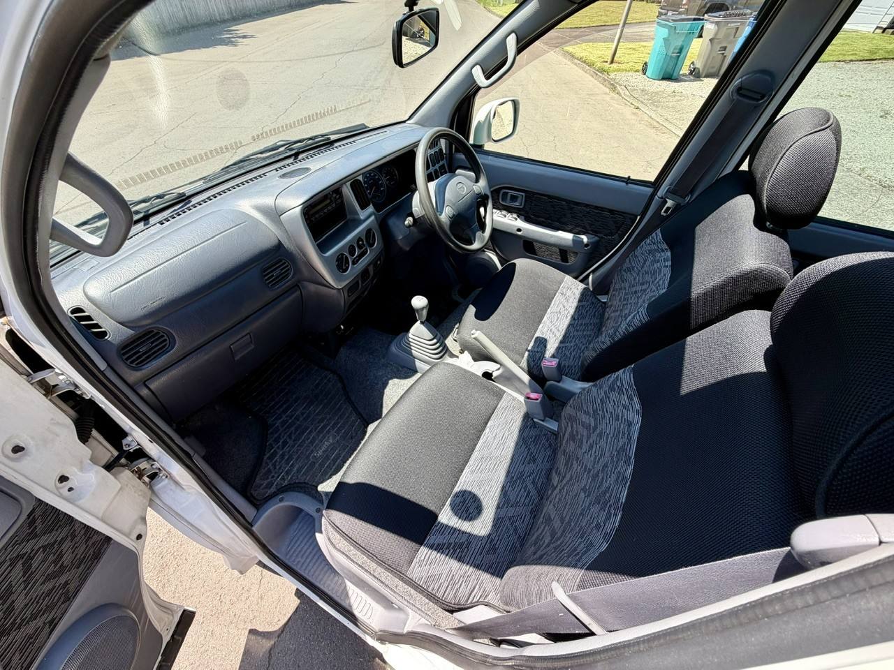 2001 Toyota Sparky XS Package 4WD, 5MT, Fully Loaded, Dual Sun Roofs