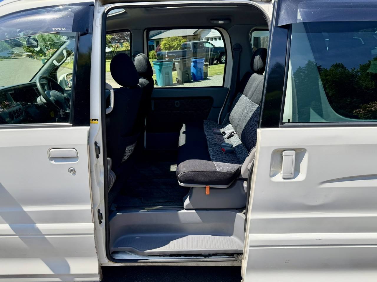 2001 Toyota Sparky XS Package 4WD, 5MT, Fully Loaded, Dual Sun Roofs