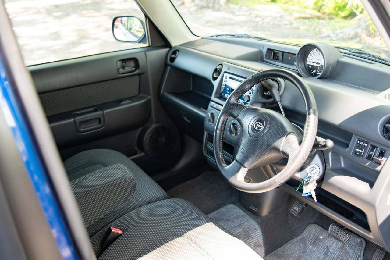 2001 Toyota bB Type Z Kouki FWD, Fully Loaded, Automatic