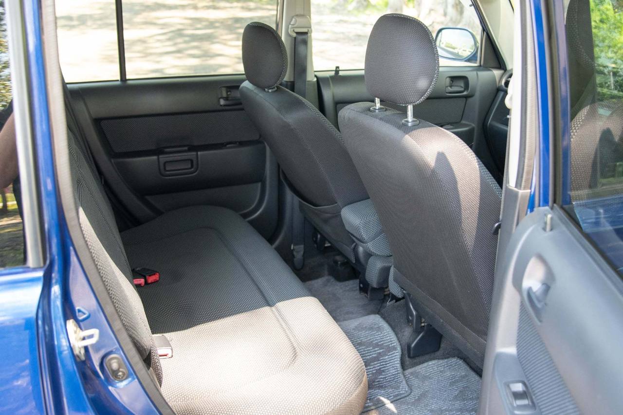 2001 Toyota bB Type Z Kouki FWD, Fully Loaded, Automatic