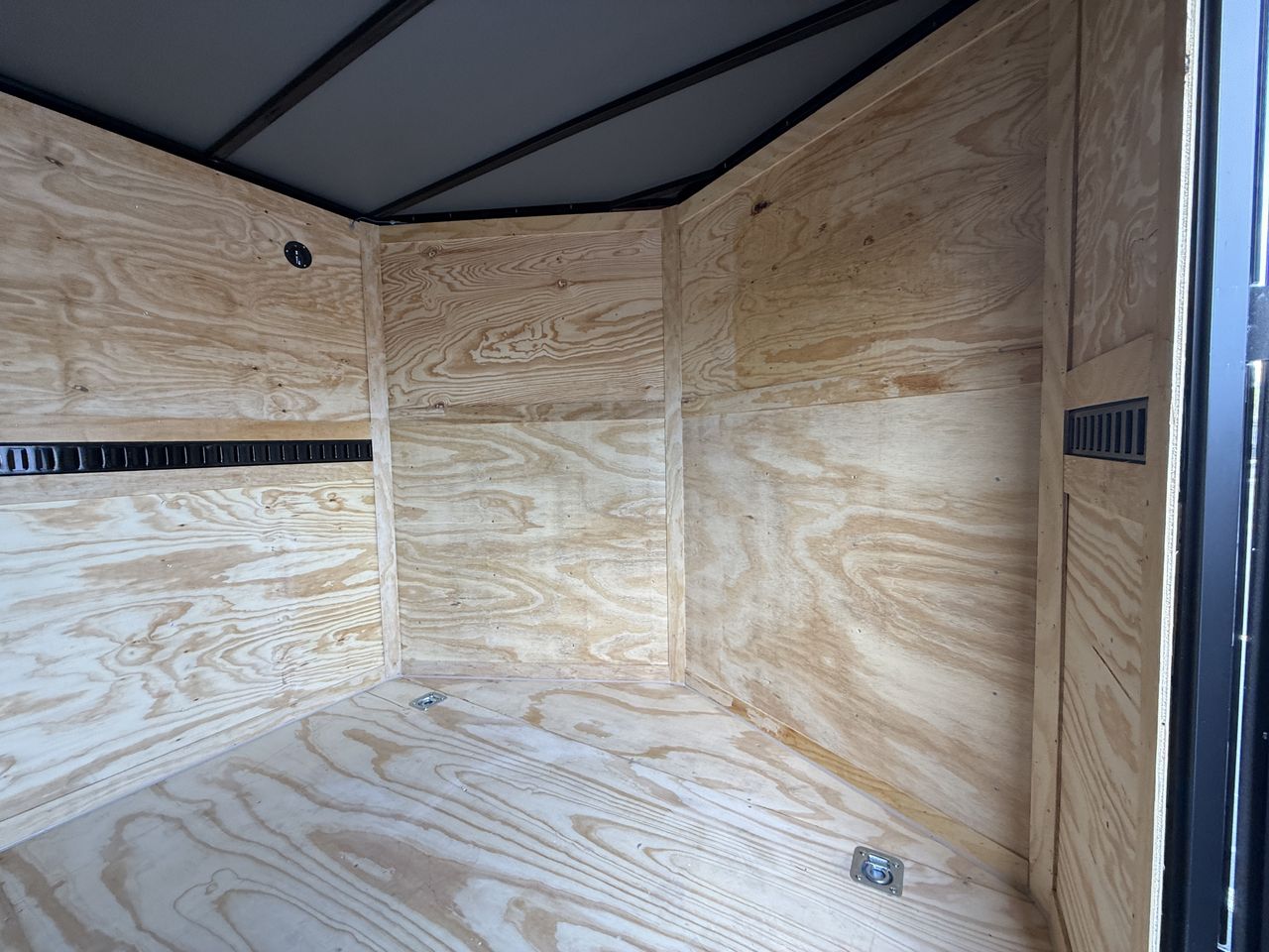 2026 Quality Cargo LLC 8.5x14TA E-Trac image 4