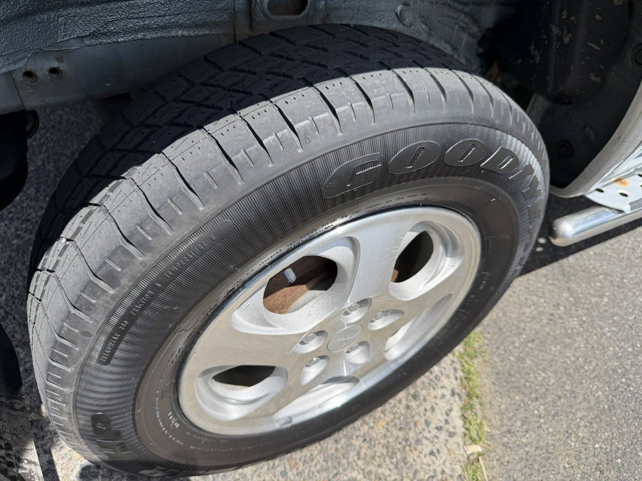 1999 Mitsubishi Pajero iO 1.8L 4WD, 2Hi-4Hi-4Lo, PS, PW, PL, AC, 5MT