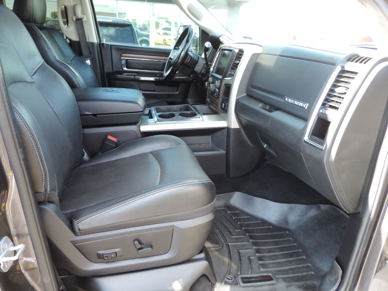 2015 RAM 3500 Crew Cab Laramie DRW 4WD 