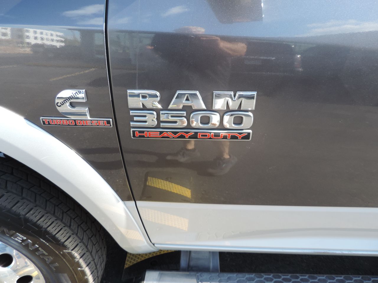 2015 RAM 3500 Crew Cab Laramie DRW 4WD 