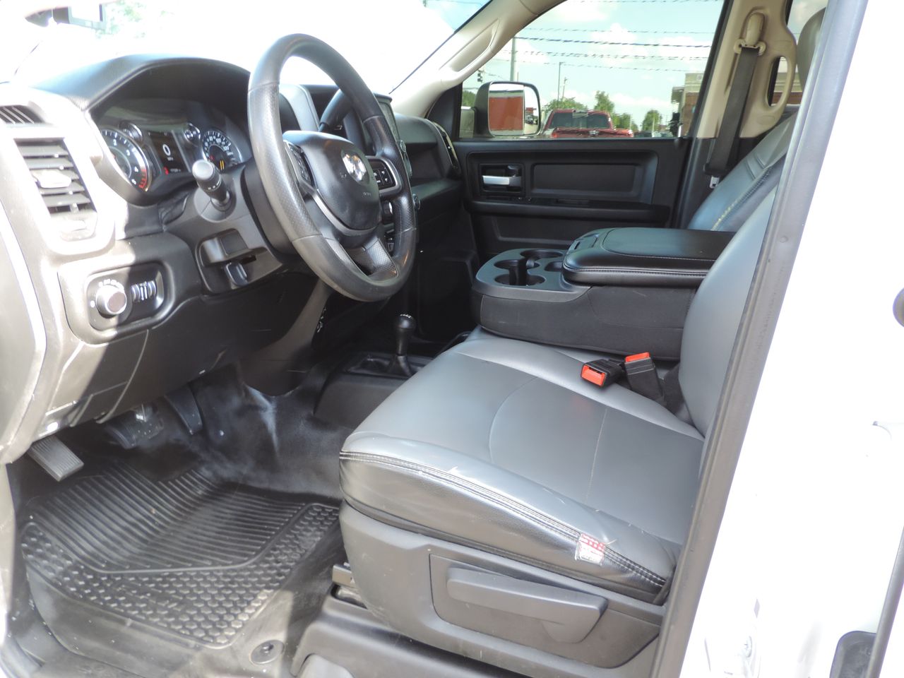 2019 RAM 3500 Crew Cab Tradesman Flatbed DRW 4WD