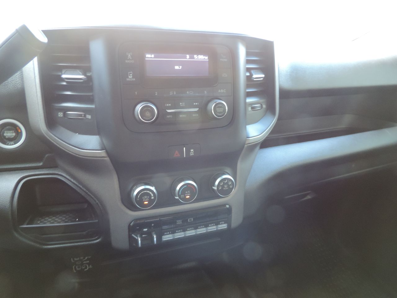 2019 RAM 3500 Crew Cab Tradesman Flatbed DRW 4WD