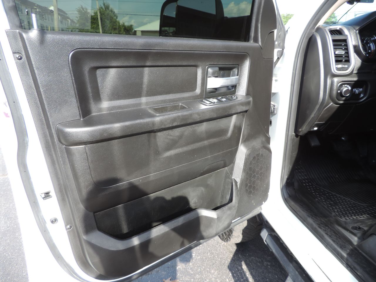 2019 RAM 3500 Crew Cab Tradesman Flatbed DRW 4WD