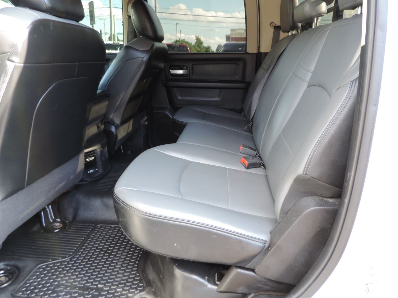 2019 RAM 3500 Crew Cab Tradesman Flatbed DRW 4WD