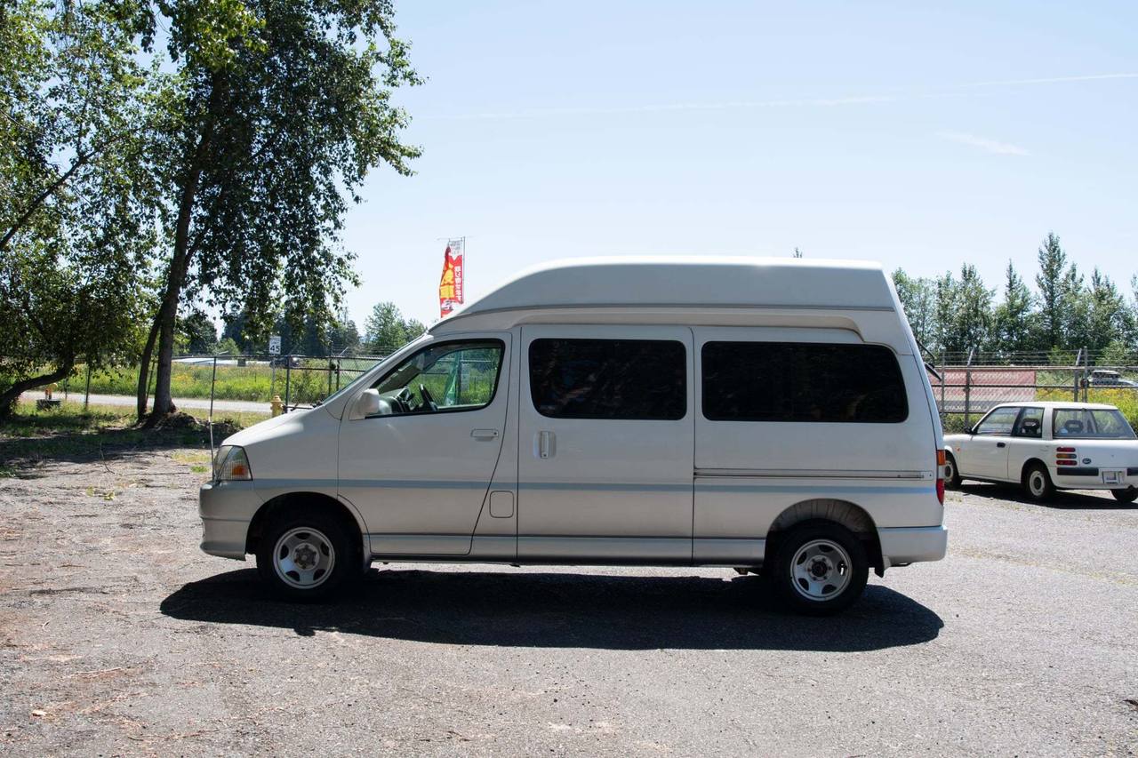 2001 Toyota Granvia Grand Hiace Camper 4WD, Fully Loaded, Auto