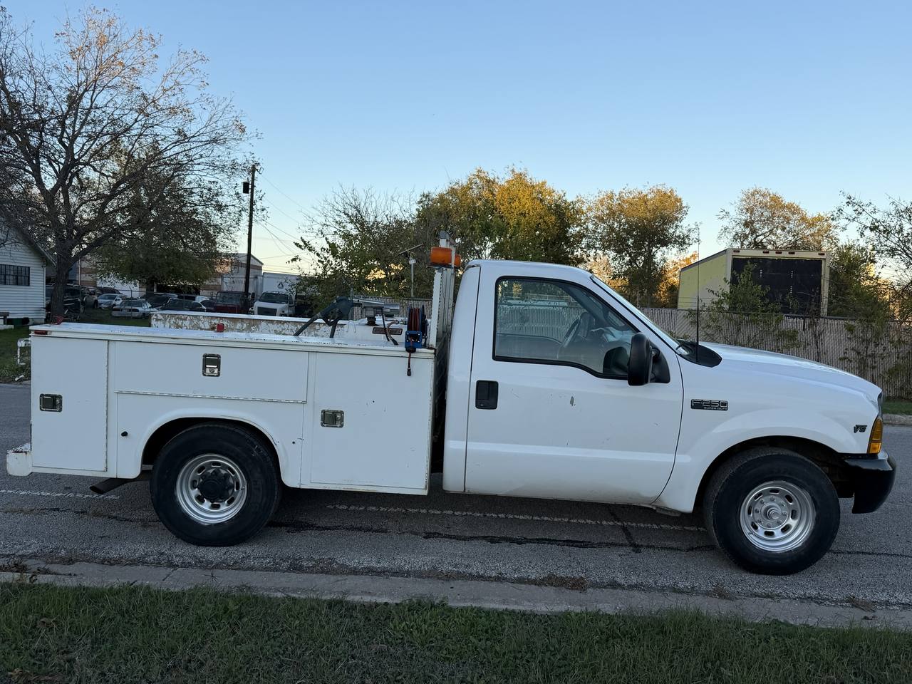 2000 Ford F-250 SD Lariat Reg. Cab 2WD
