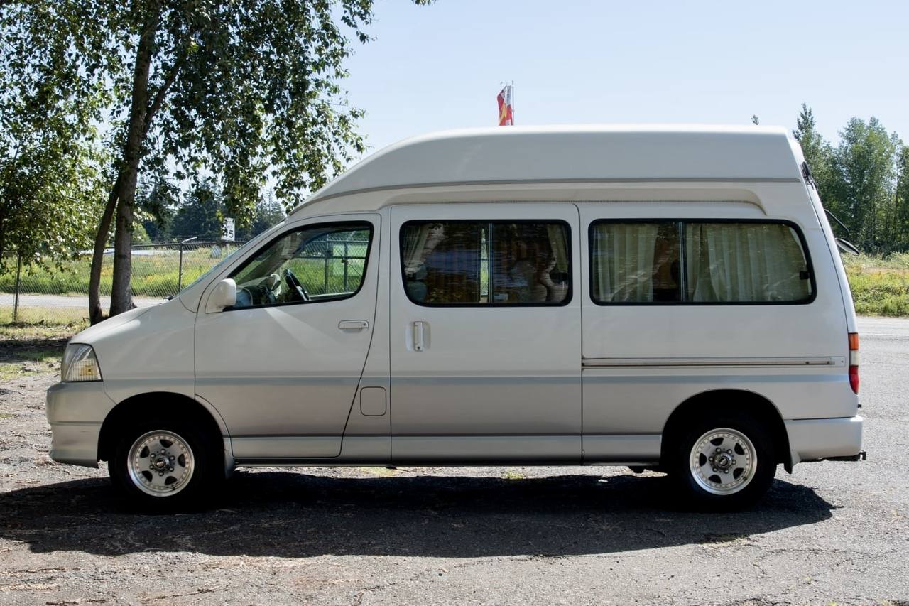 1999 Toyota Granvia Grand Hiace Camper 4WD, Fully Loaded, Auto
