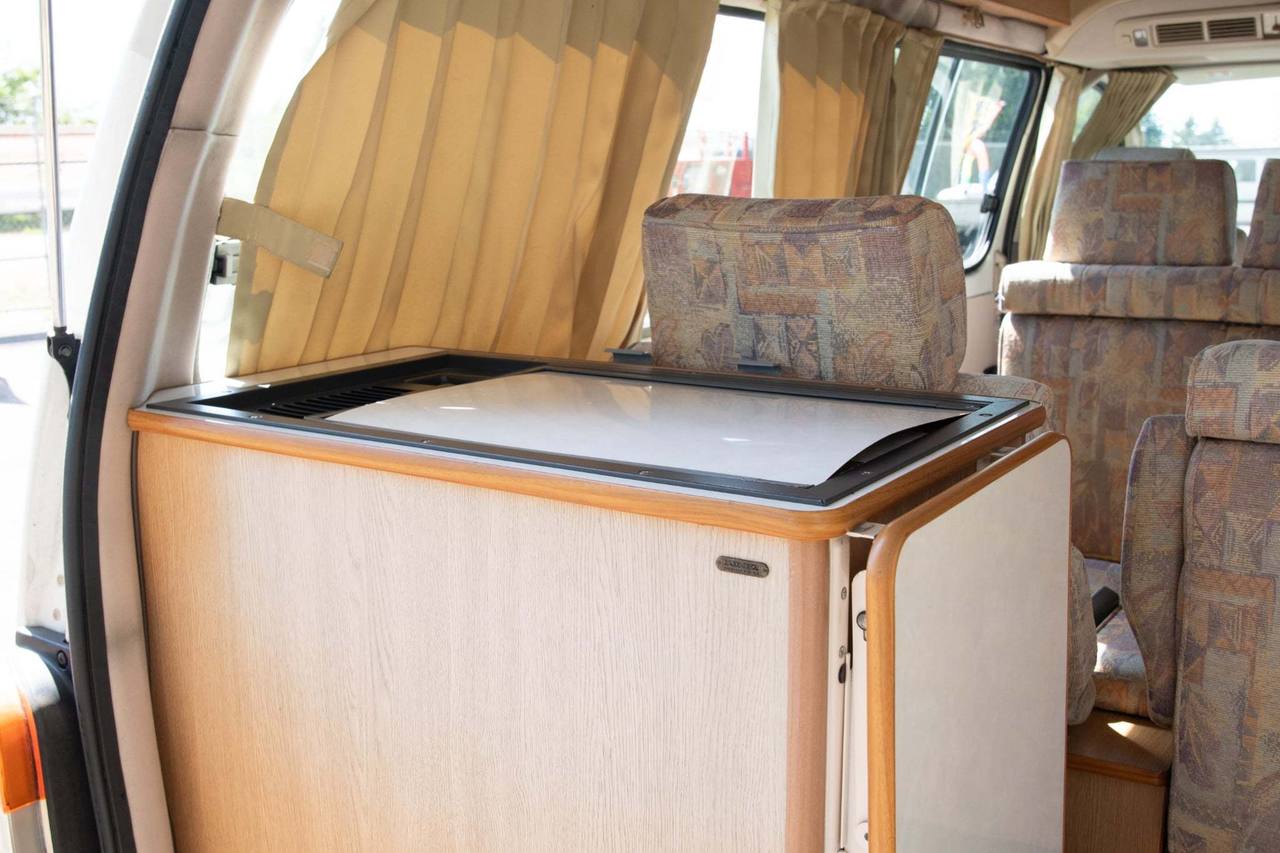 1999 Toyota Granvia Grand Hiace Camper 4WD, Fully Loaded, Auto