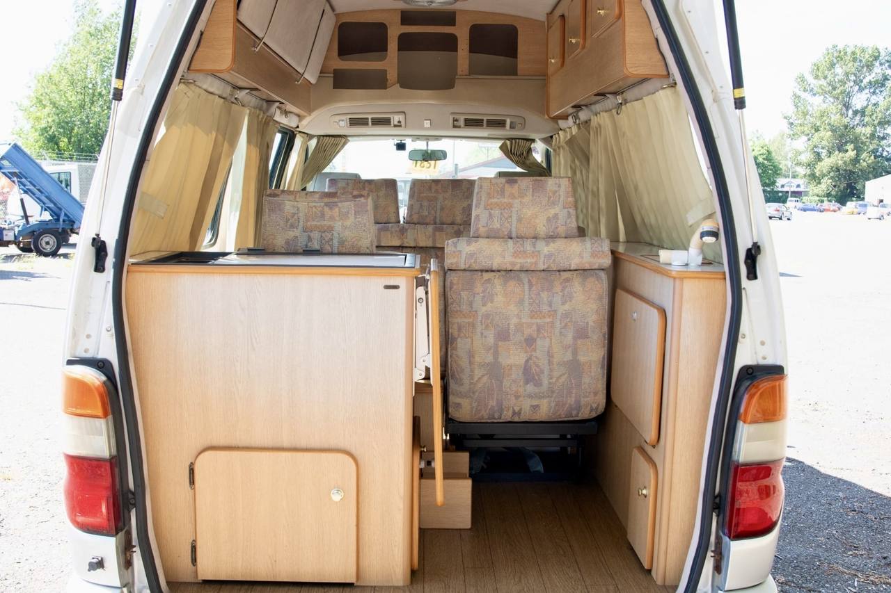 1999 Toyota Granvia Grand Hiace Camper 4WD, Fully Loaded, Auto