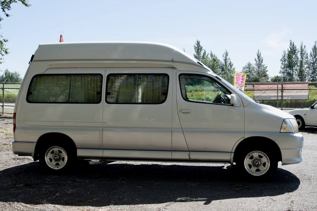 1999 Toyota Granvia Grand Hiace Camper 4WD, Fully Loaded, Auto