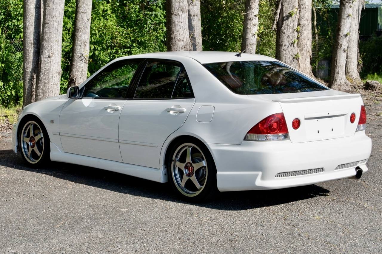2001 Toyota Altezza RS200 Qualitat Aero RWD, Red Interior, 6MT